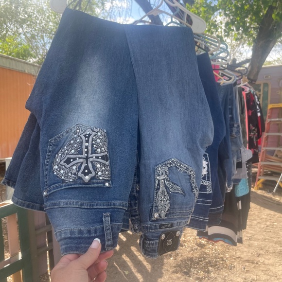 Women’s miss me jeans plus more - Picture 2 of 11